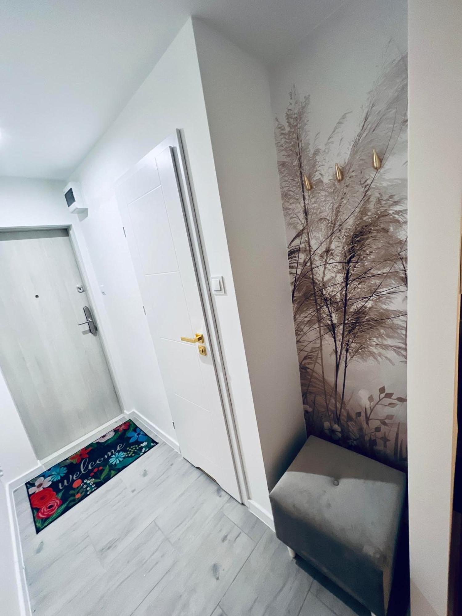 Apartament Happy Place Family & Business Targi Кельце Екстер'єр фото
